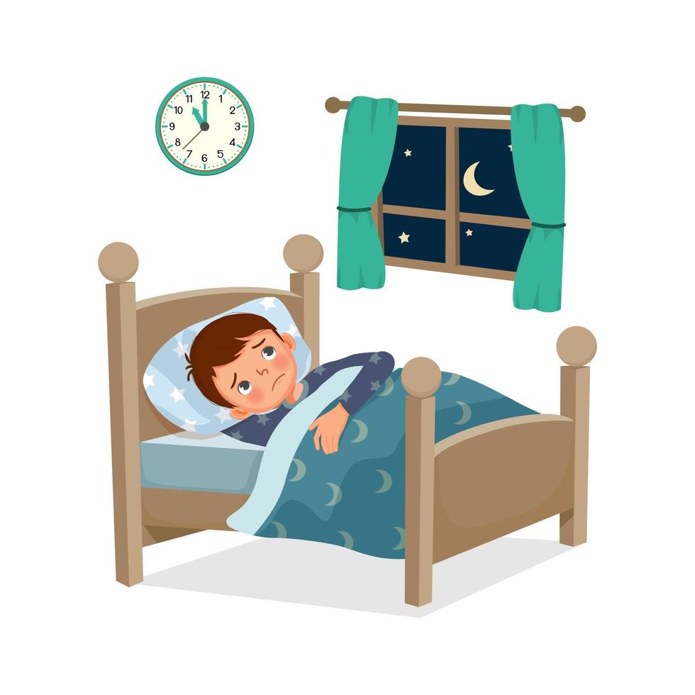 lindo niño pequeño tiene insomnio o trastorno del sueño permanece despierto y no puede dormir en la cama por la noche en el dormitorio vector