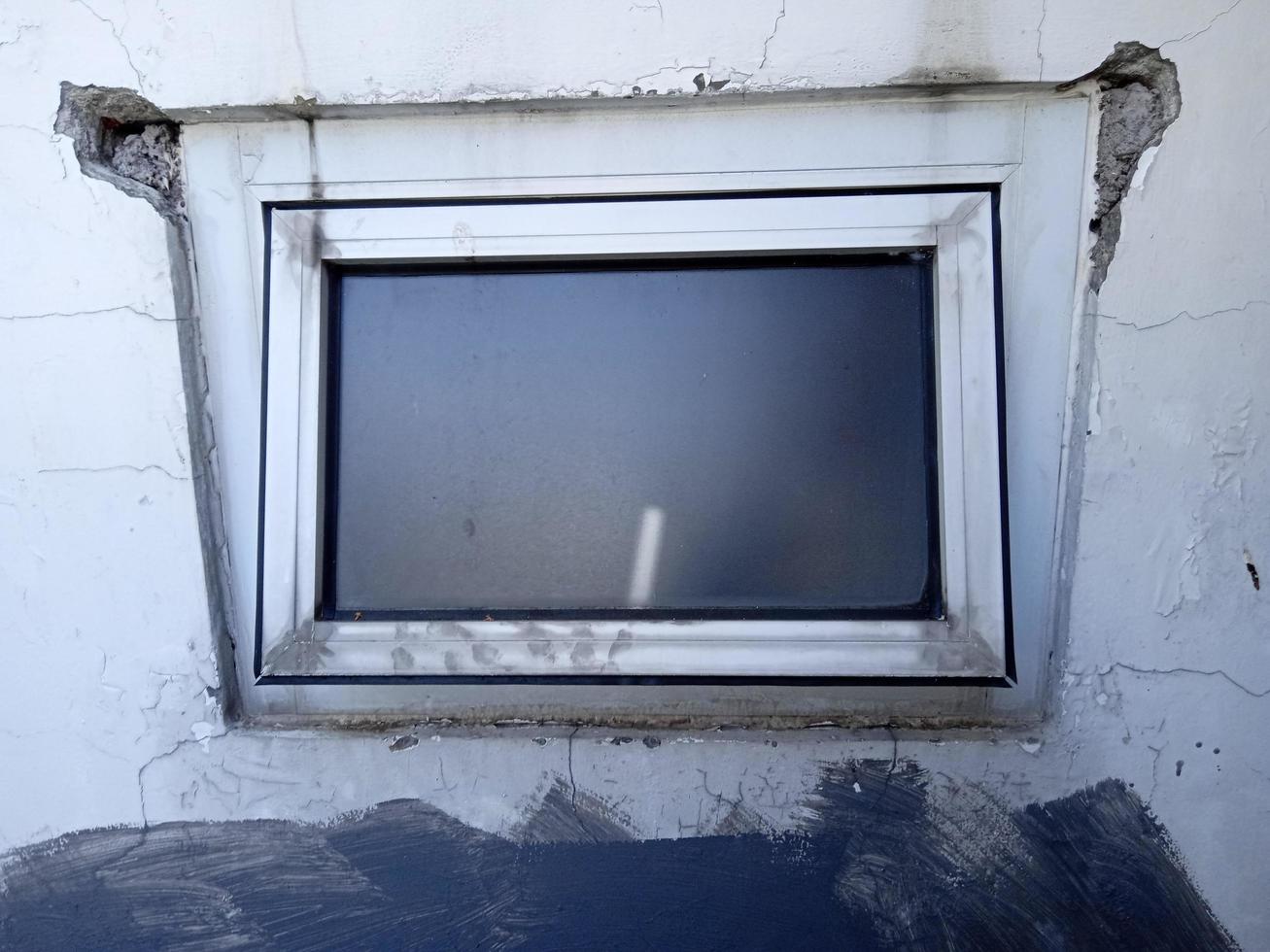Aluminum bathroom window photo