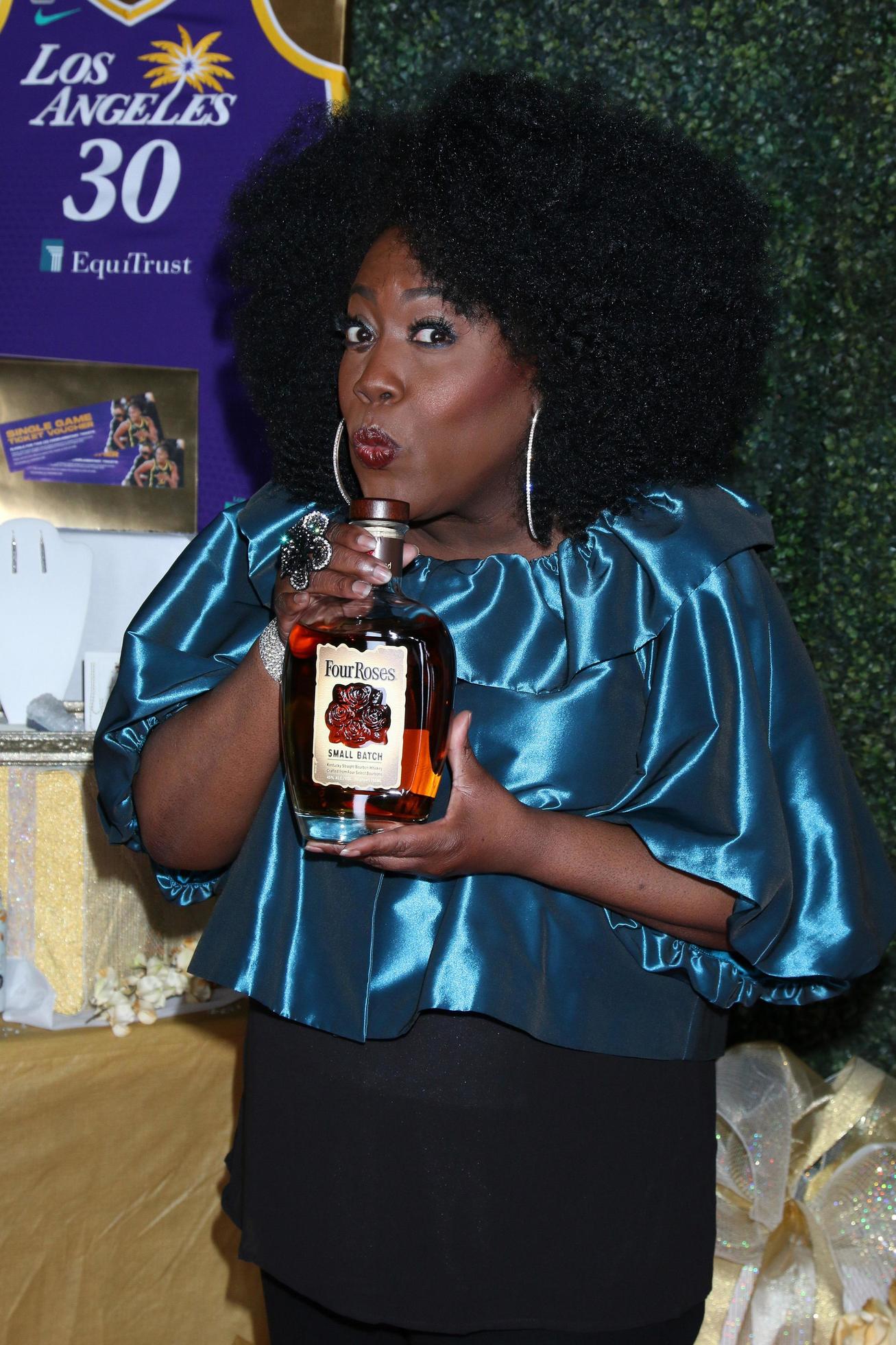 los angeles 12 de junio sheryl underwood con bourbon de cuatro rosas
