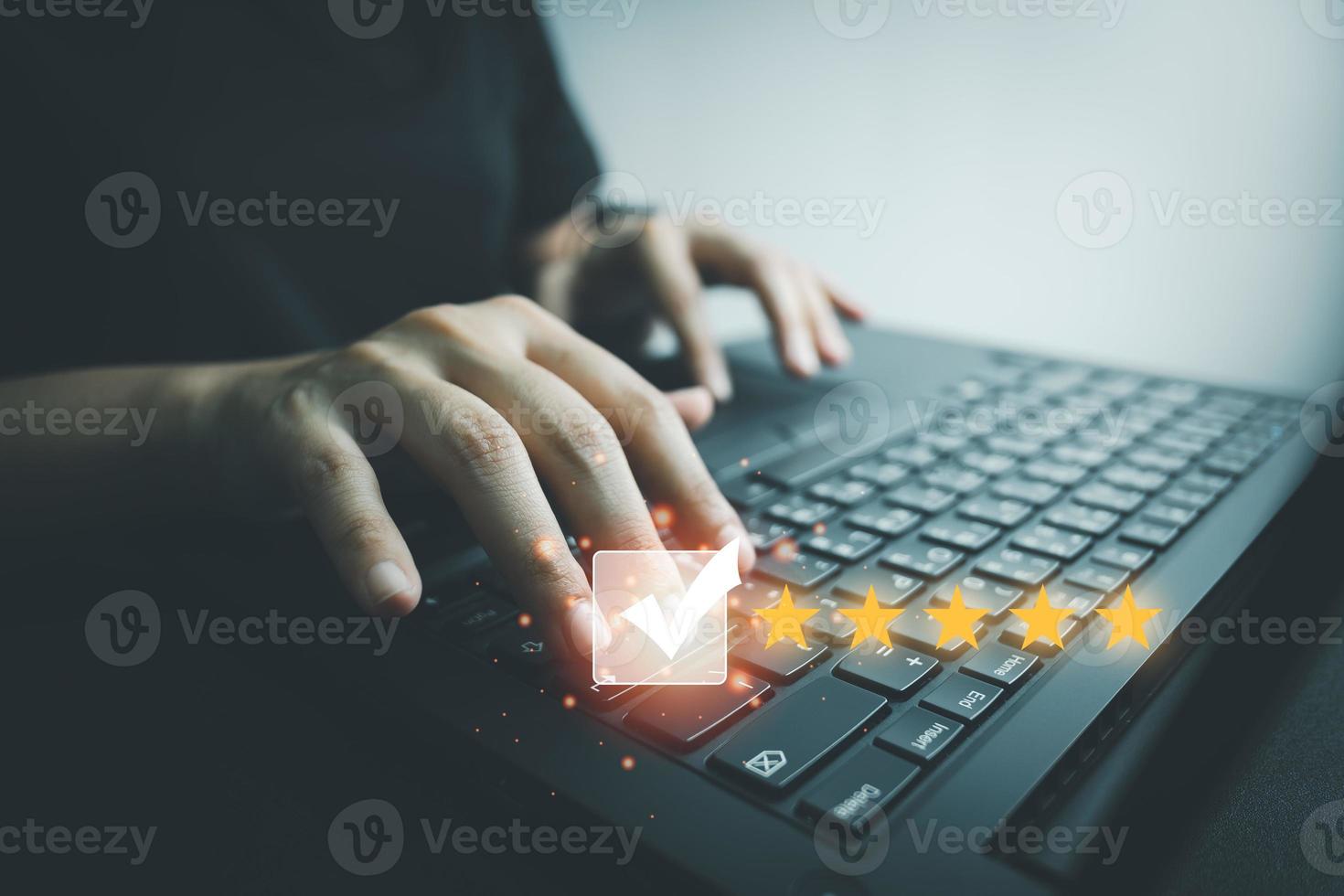 Customer satisfaction assessment rating 5 stars by notebook, User has received excellent service, Review the highest rated service, the best attention, impressed very good service, feedback from guest photo