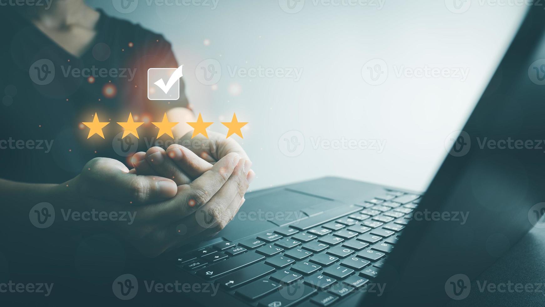 Customer satisfaction assessment rating 5 stars by laptop, User has received excellent service, Review the highest rated service, the best attention, impressed very good service, feedback from guest. photo
