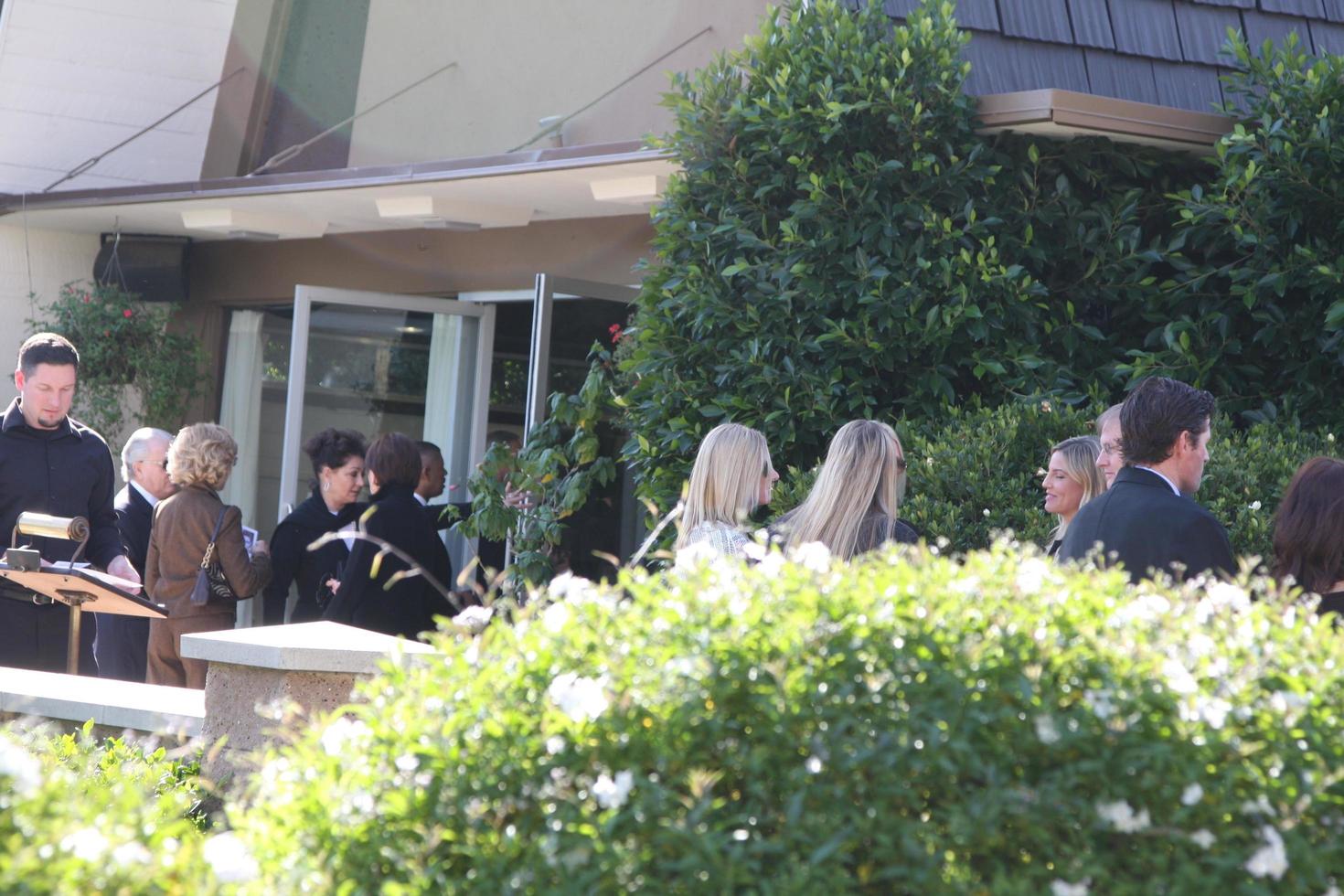 LOS ANGELES, JAN 13 - Guests at David Ozzie Nelsons Memorial Service at Pierce Brothers Westwood Village Memorial Park and Mortuary on January 13, 2010 in Westwood, CA photo