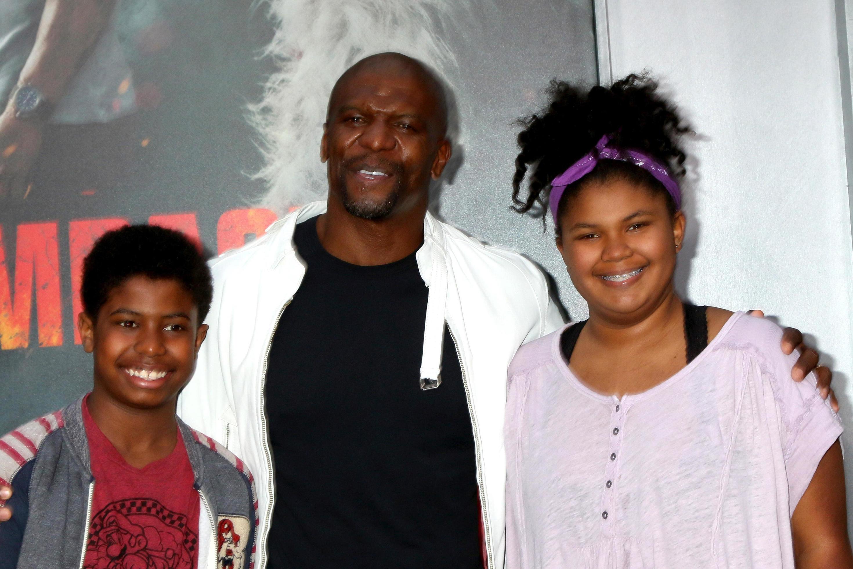 LOS ANGELES - APR 4 Isaiah Crews, Terry Crews, Wynfrey Crews at the
