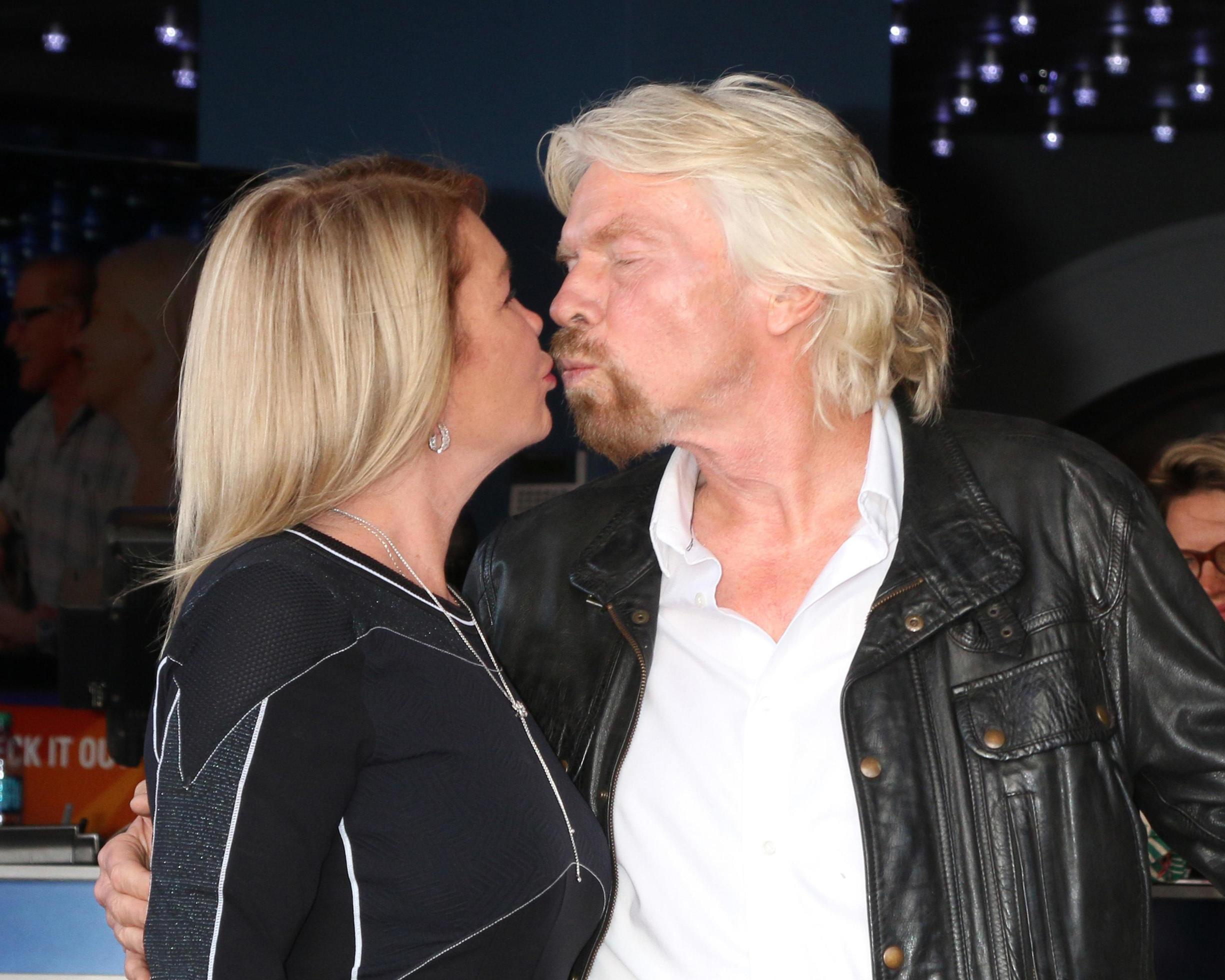 LOS ANGELES OCT 16 Joan Templeman Branson, Sir Richard Branson at the