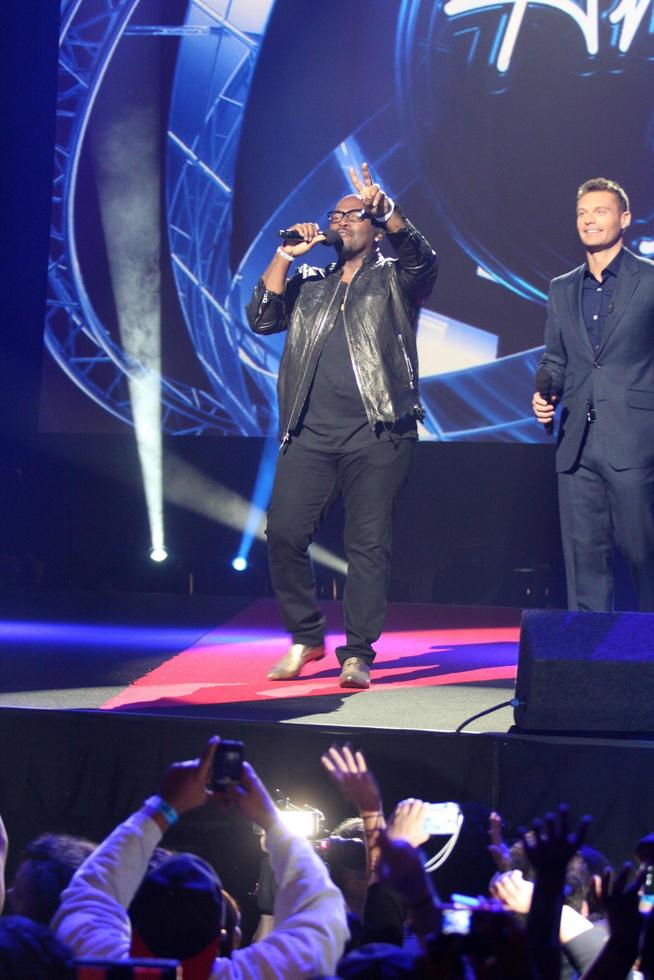 LOS ANGELES  SEP 22 - Randy Jackson, Ryan Seacrest at the American Idol Season 10 Judges Announcement at Forum on September 22, 2010 in Ingelwood, CA photo