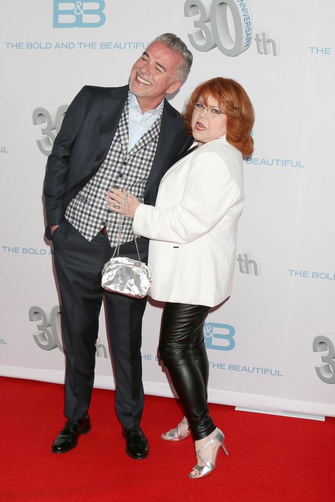 los angeles - 18 de marzo ian buchanan, patrika darbo en la fiesta del 30 aniversario de the bold and the beautiful en el centro de cliftons el 18 de marzo de 2017 en los angeles, ca foto