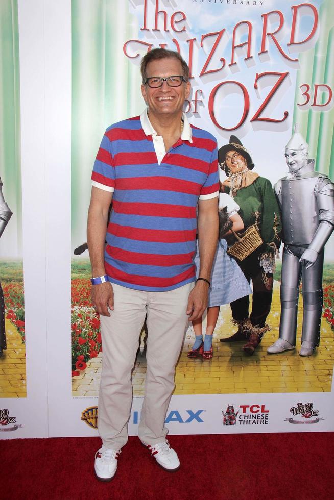 LOS ANGELES, SEP 15 - Drew Carey at the The Wizard Of Oz 3D World Premiere Screening at TCL Chinese IMAX Theate on September 15, 2013 in Los Angeles, CA photo
