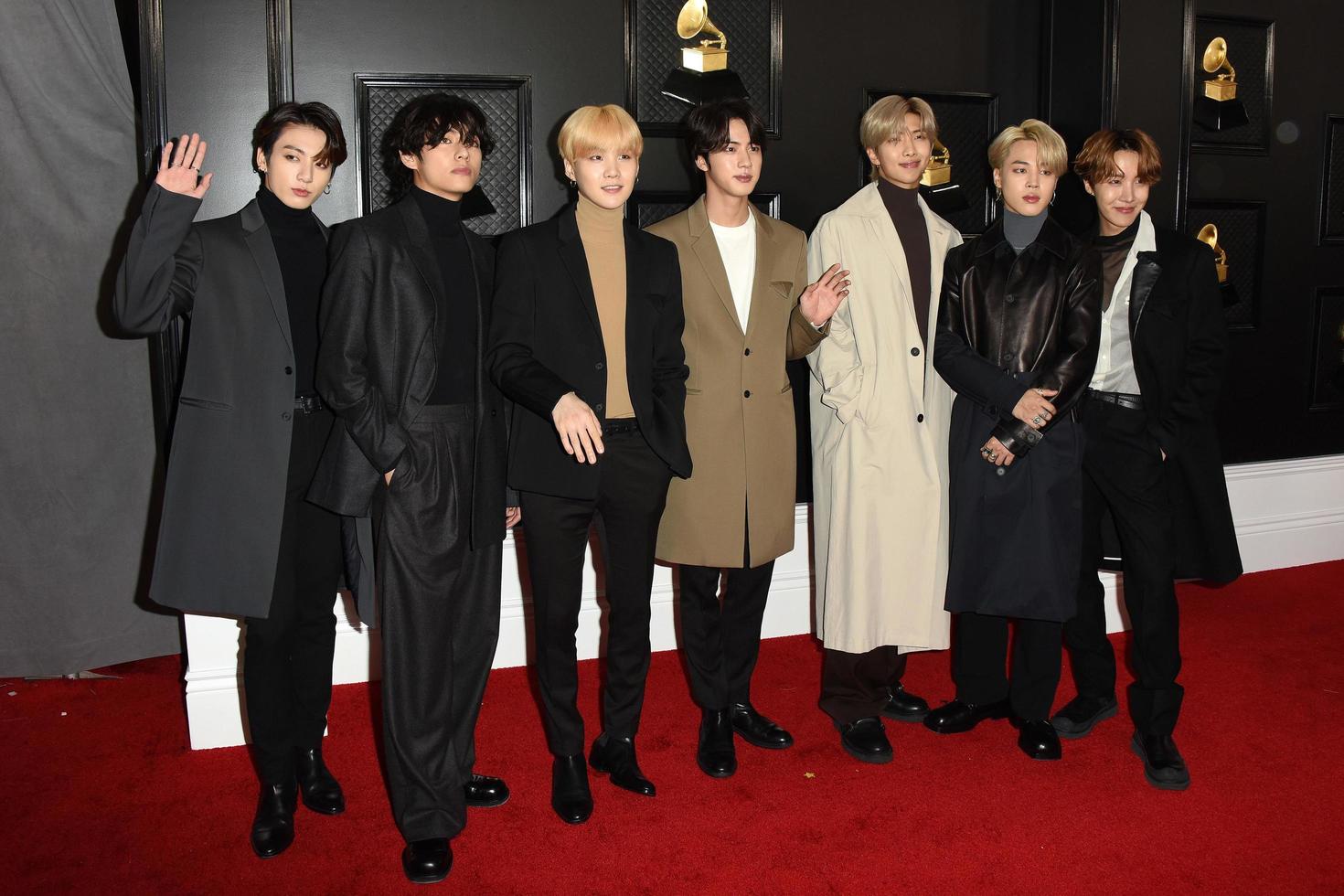 los angeles 26 de enero - bts en la 62a entrega de los premios grammy en el Staples Center el 26 de enero de 2020 en los angeles, ca foto