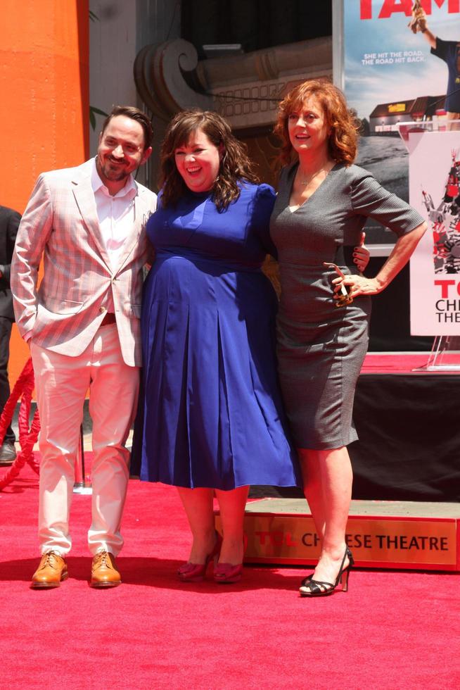 LOS ANGELES, JUL 2 - Ben Falcone, Melissa McCarthy, Susan Sarandon at the Melissa McCarthy Hand and Footprint Ceremony at the TCL Chinese Theater on July 2, 2014 in Los Angeles, CA photo