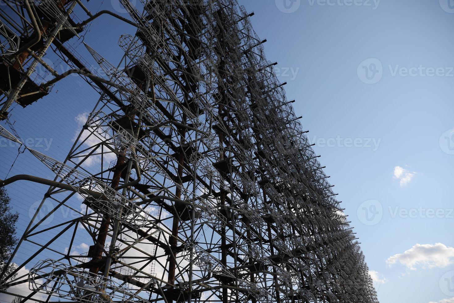 radar duga en la zona de exclusión de chernobyl, ucrania foto