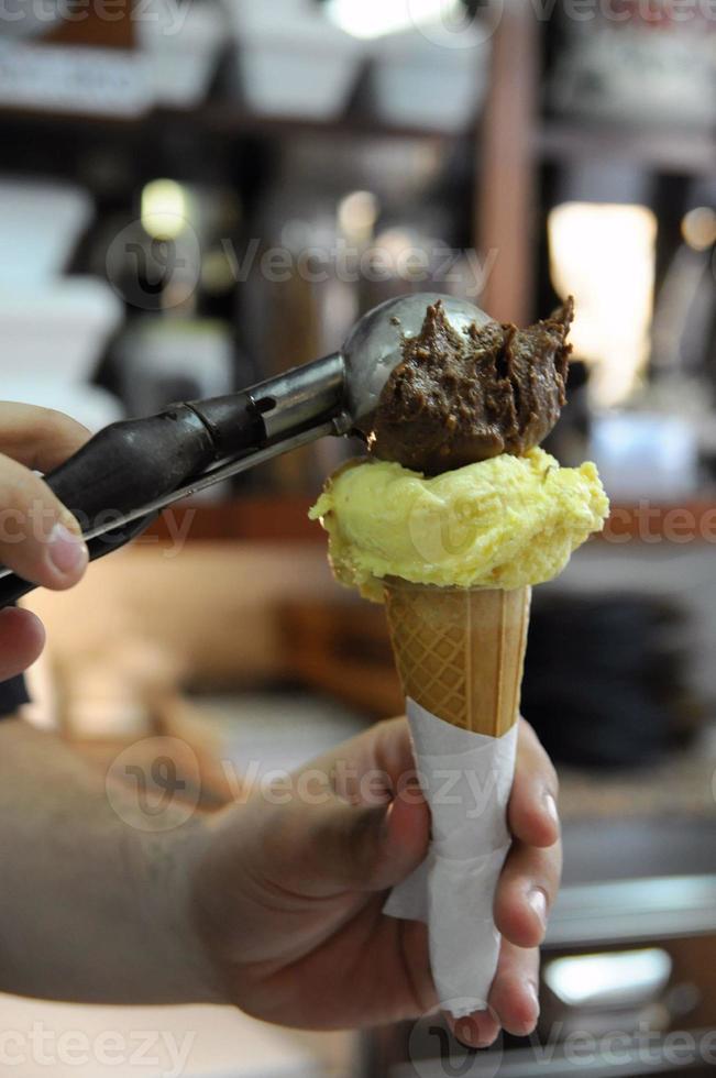 Preparing Ice cream photo