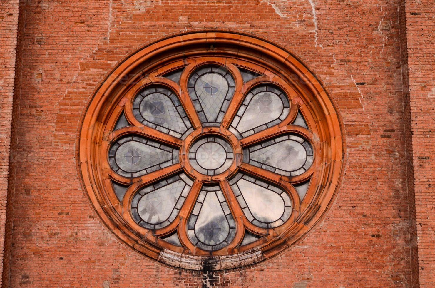 rosetón de una iglesia foto