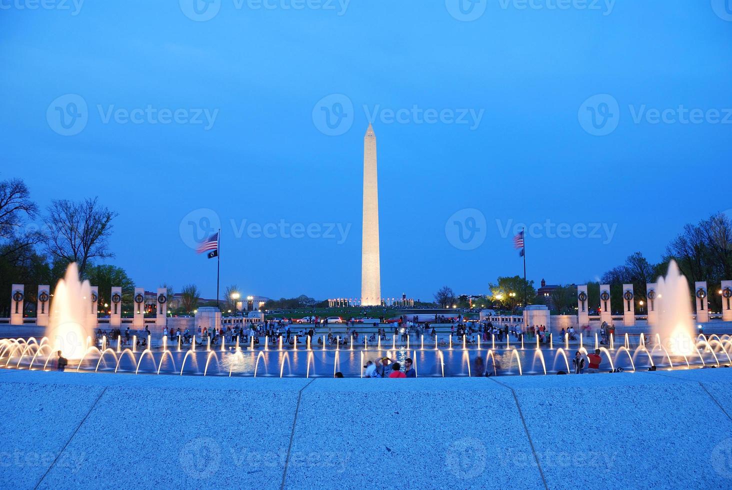 Washington monument and WWII memorial, Washington DC. photo