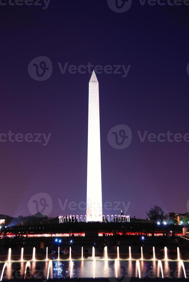 Kite and George Washington Monument. photo