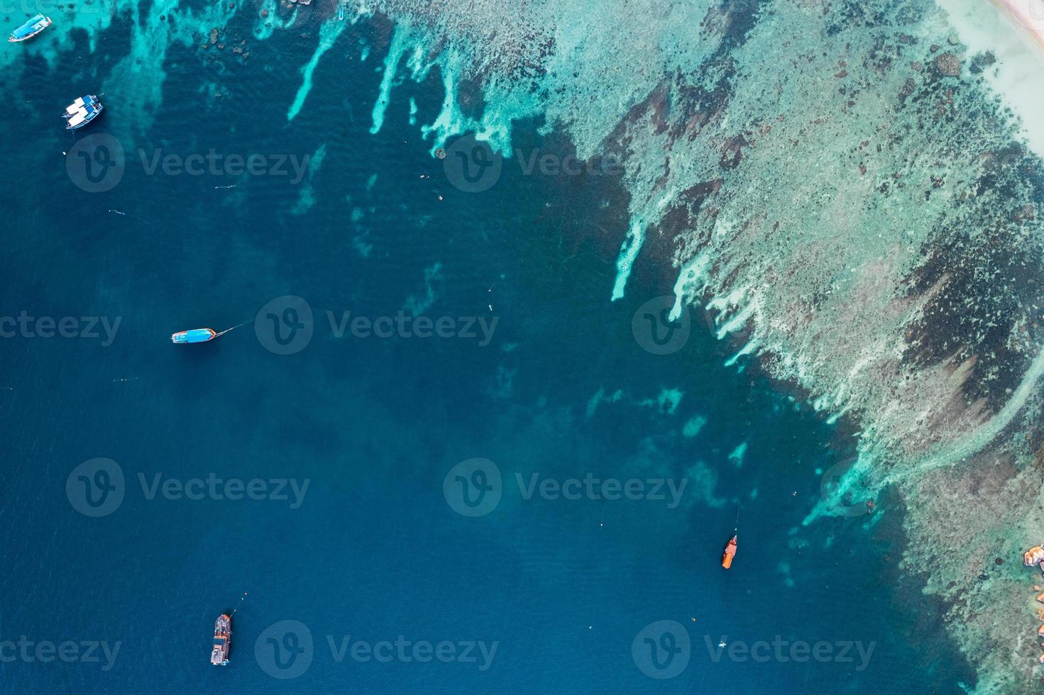 islas y bahías azules tropicales, vista de pájaro foto