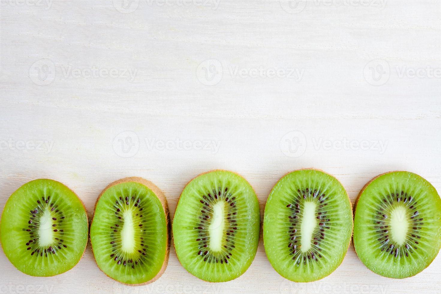 fresh kiwi background photo