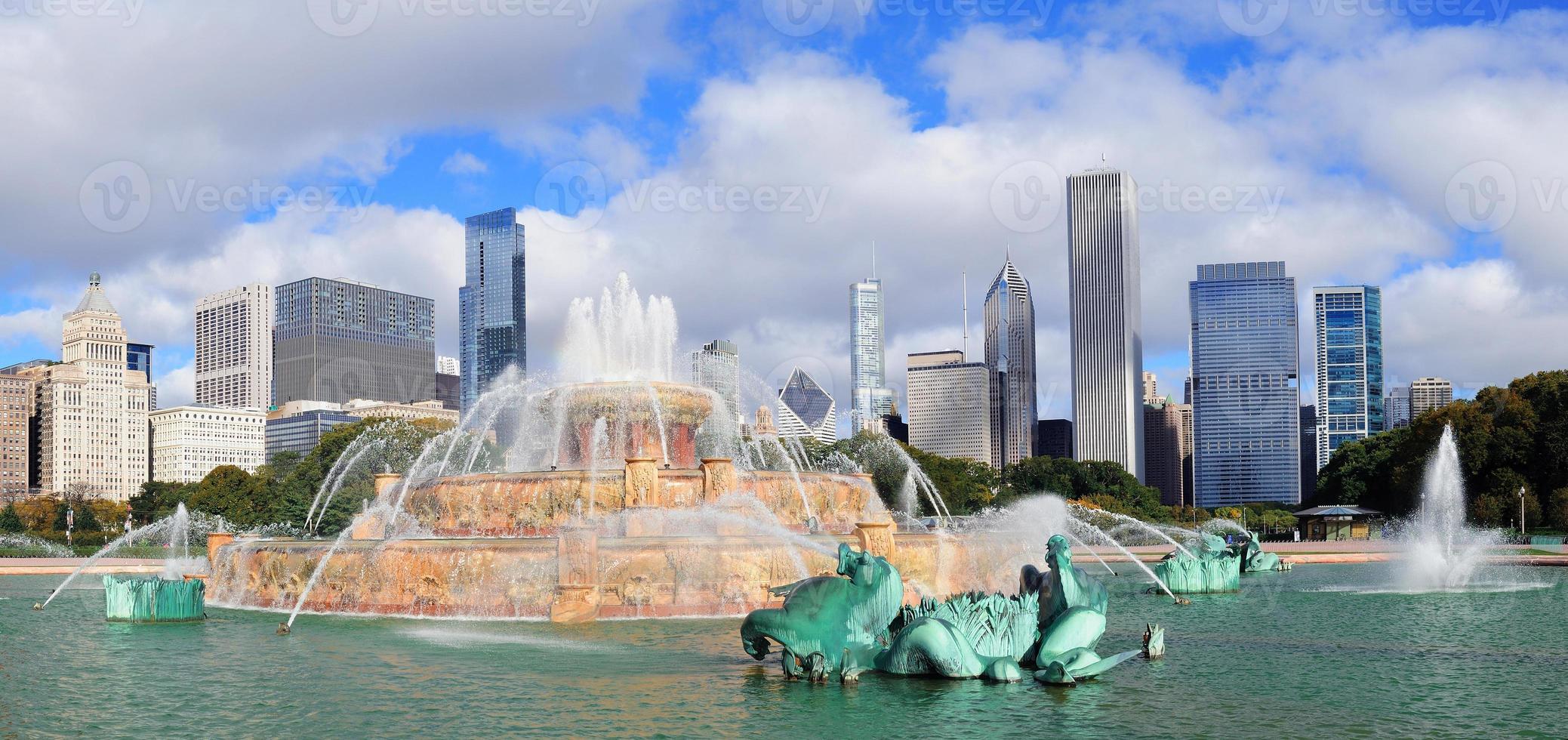 Chicago  Buckingham fountain photo