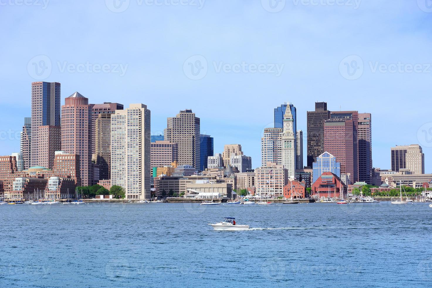 centro de boston con barco foto