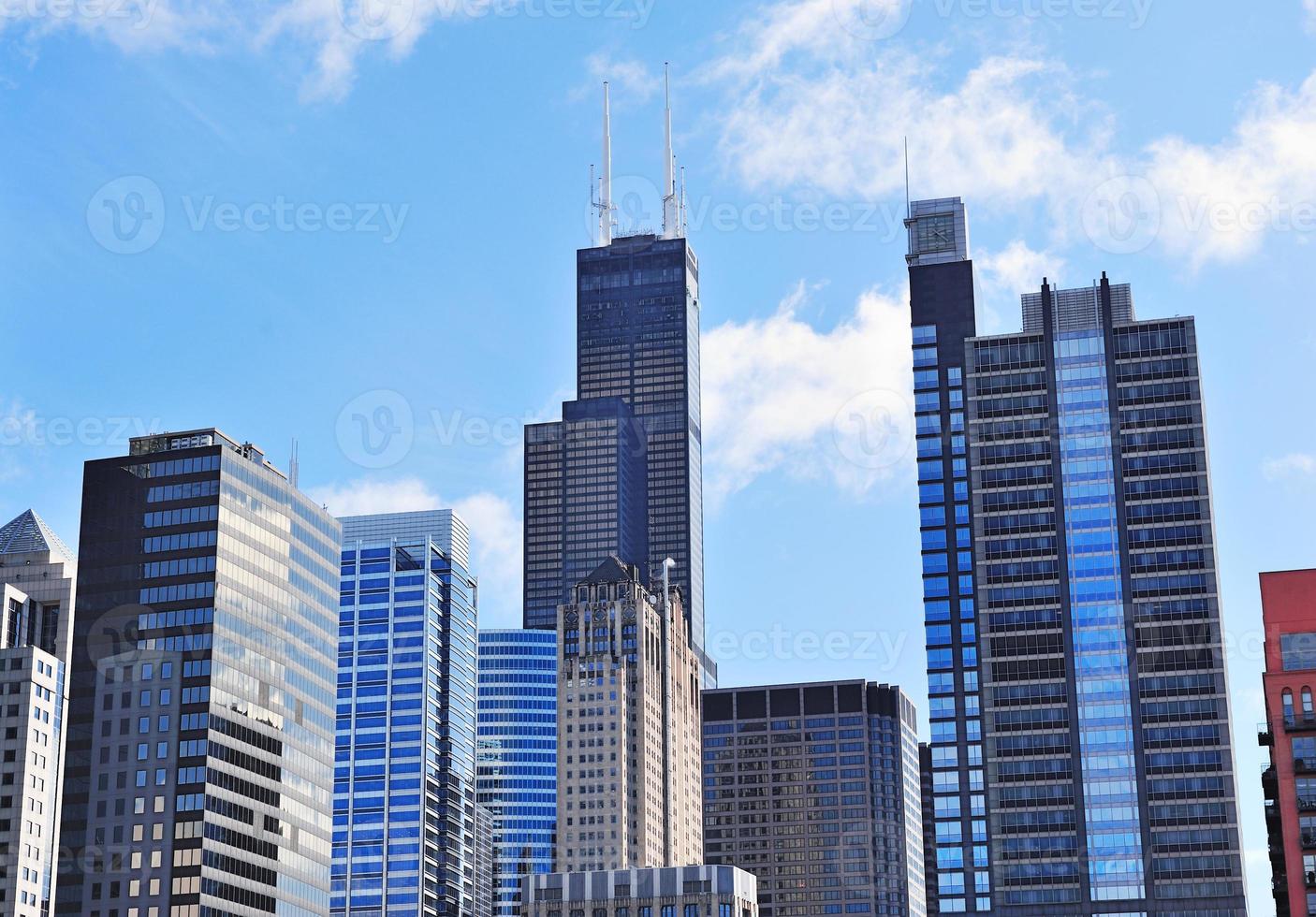 vista de los rascacielos de chicago foto