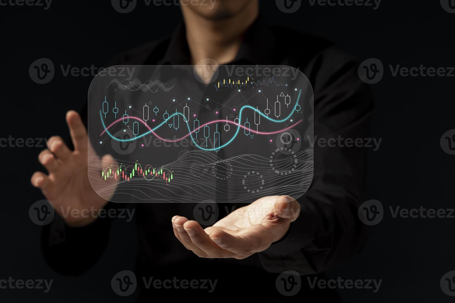 joven inversor o hombre de negocios con conexión de red global gráfica y gráfico de negociación de inversiones en el mercado de valores foto