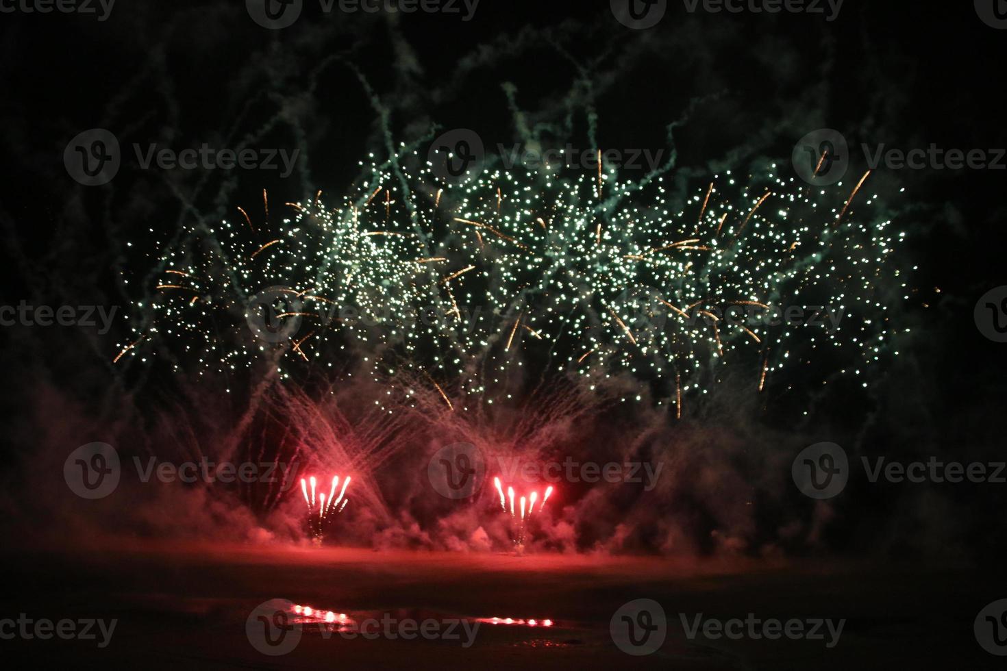 Una vista de un espectáculo de fuegos artificiales en Blackpool Pleasant Beech foto