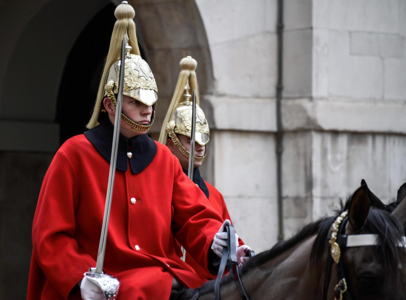 Londres, Reino Unido, 2013. Socorristas de la caballería de Queens de guardia en Londres foto