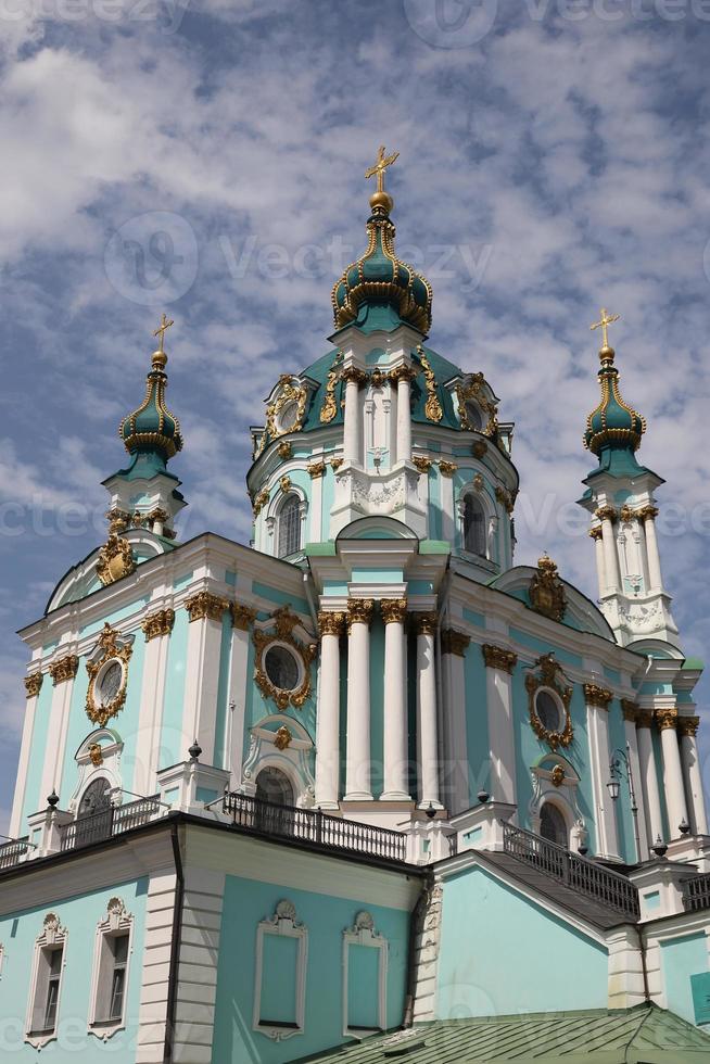 iglesia de san andrés en kiev, ucrania foto