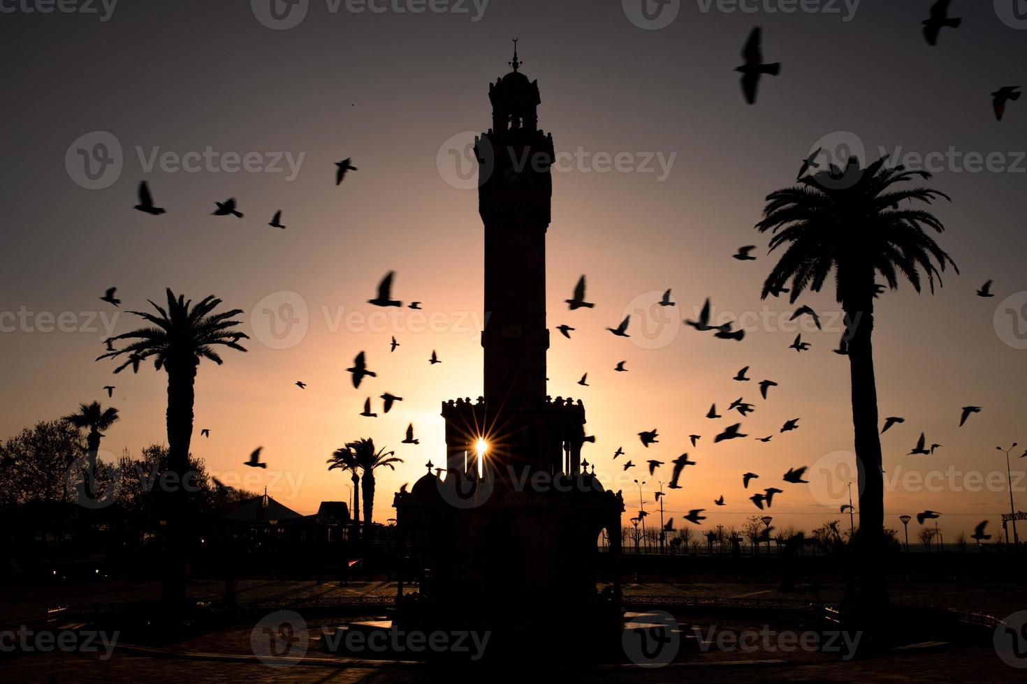 torre del reloj de izmir en izmir, turquía foto