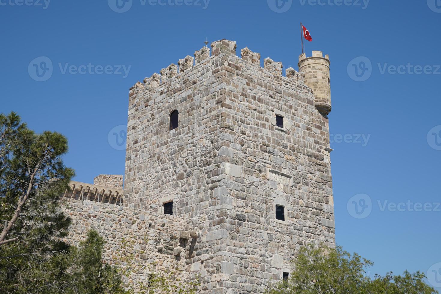 torre en el castillo de bodrum, mugla, turquía foto