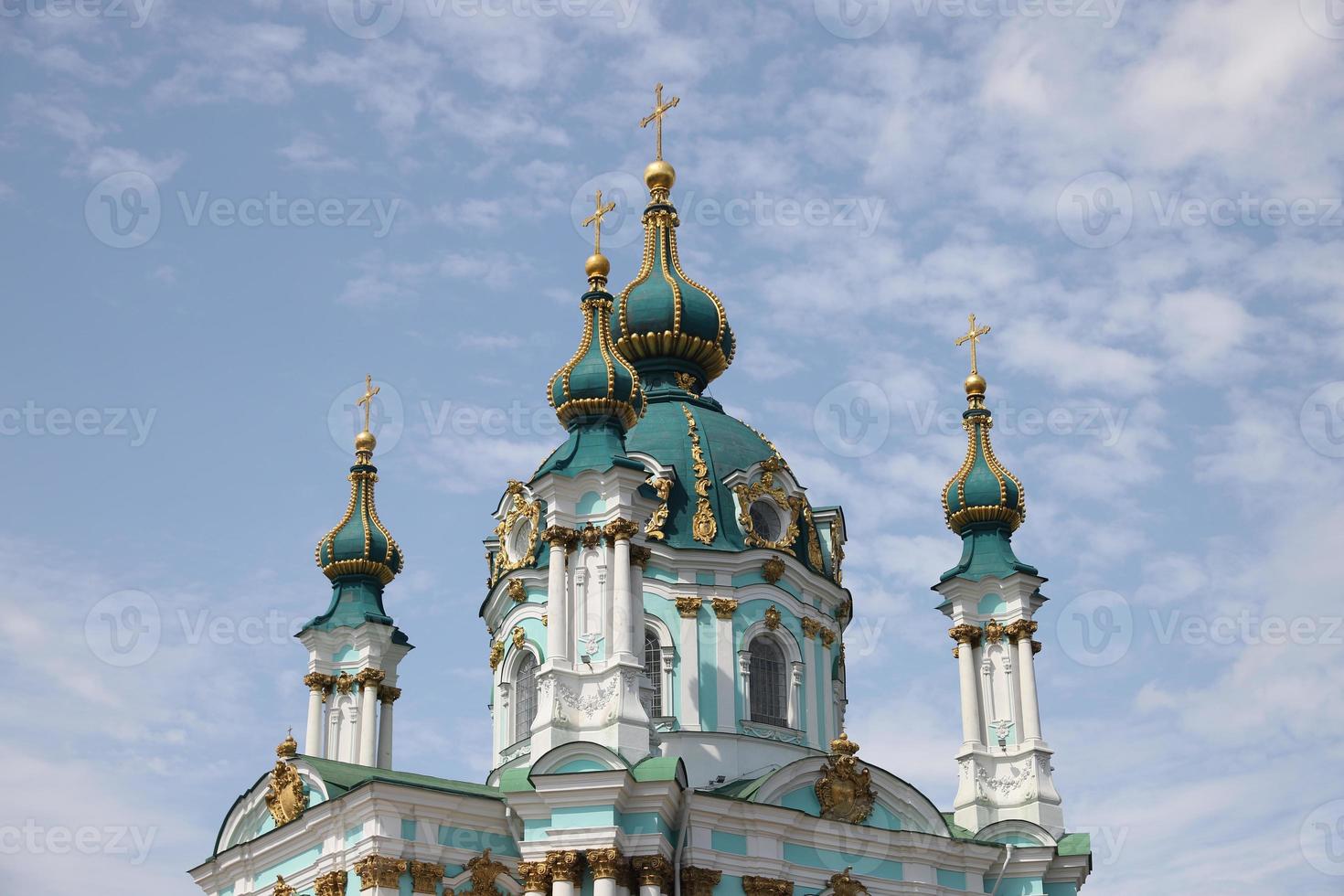 iglesia de san andrés en kiev, ucrania foto