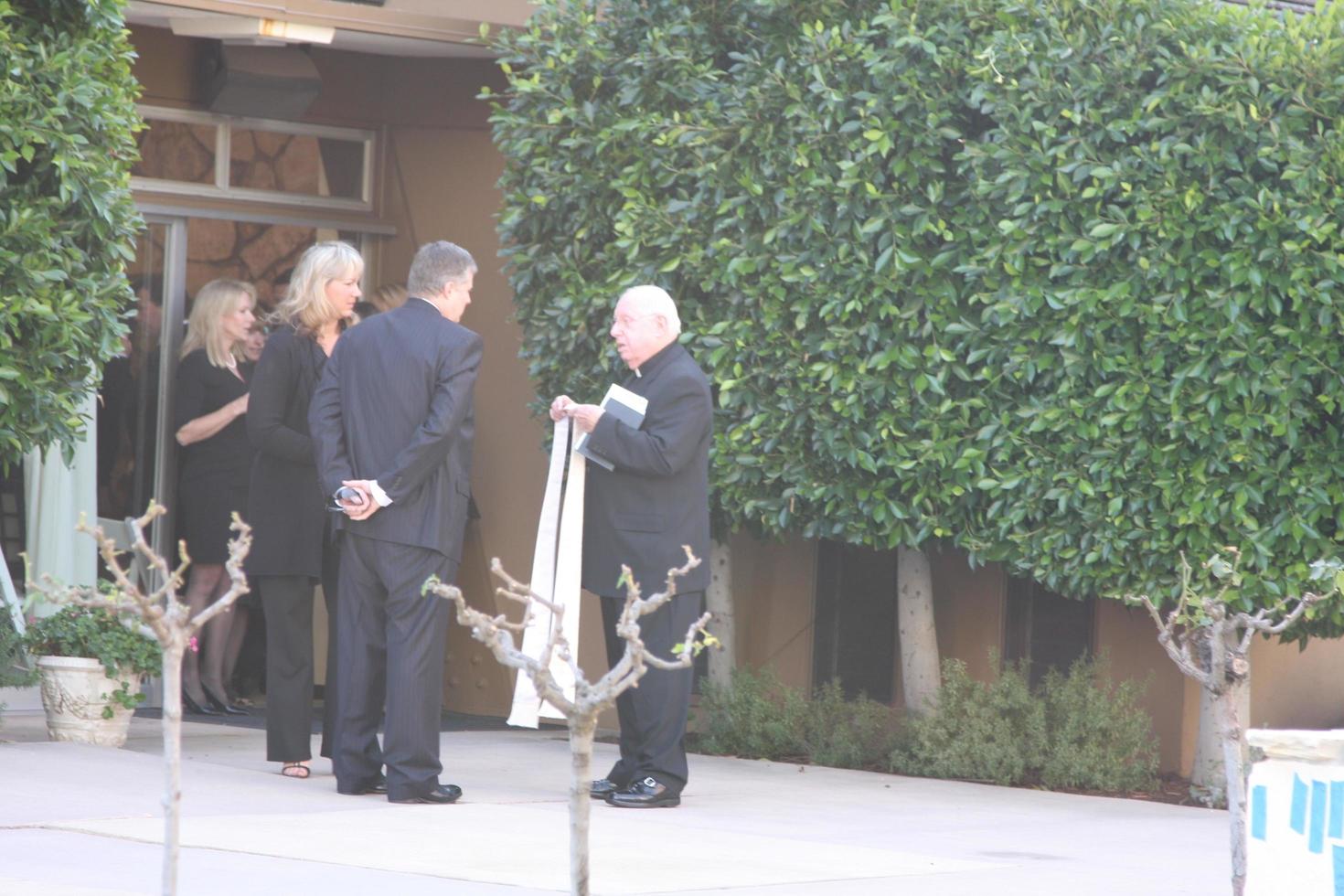 LOS ANGELES, JAN 12 - Anne Dudek arrives at the Big Love Season 5 Premiere at Directors Guild of America on January 12, 2010 in Los Angeles, CA photo