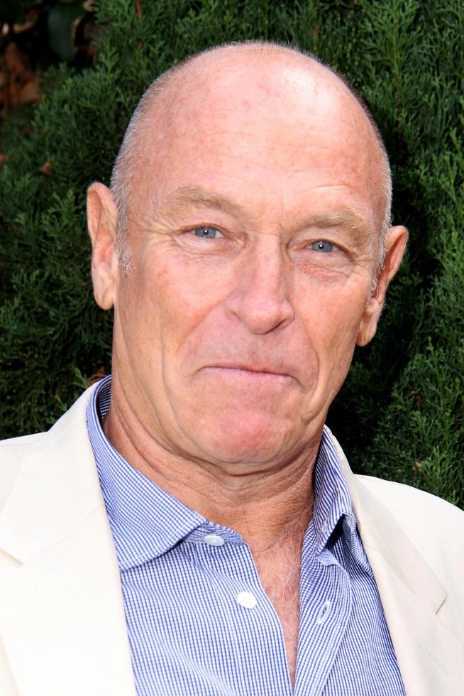 LOS ANGELES, SEP 28 - Corbin Bernsen at the The Rape Foundations Annual