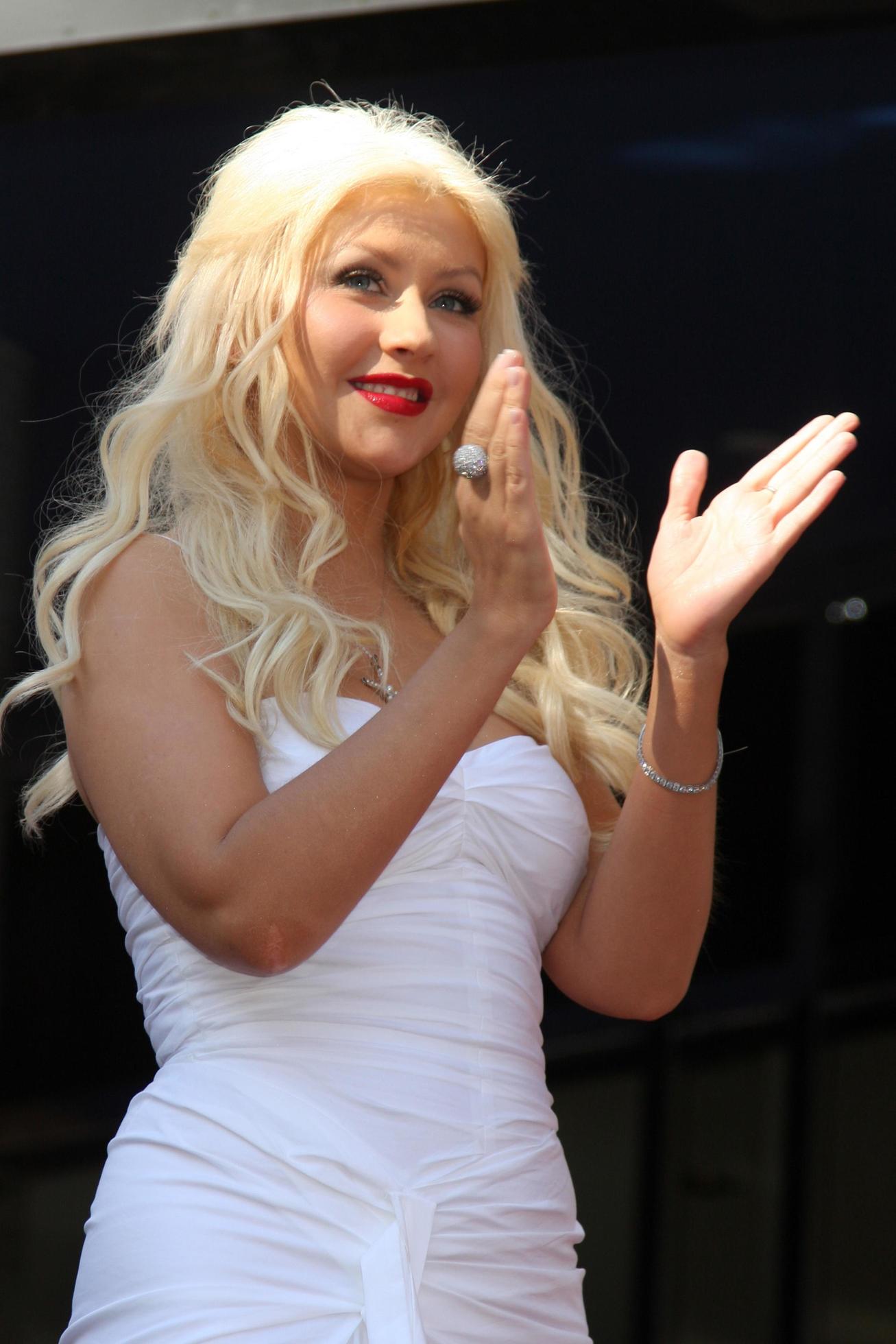 Christina Aguilera's Style: “Burlesque” Premiere & Getting Her Star on the  Walk of Fame, 15/11/10