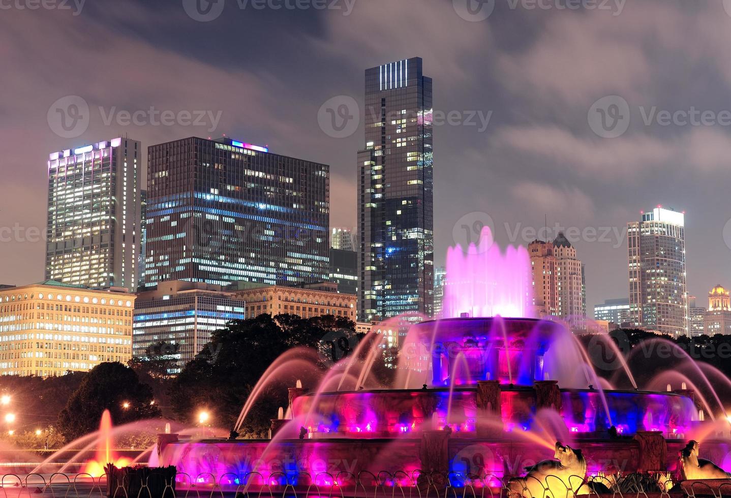 Chicago fountain view 8408887 Stock Photo at Vecteezy
