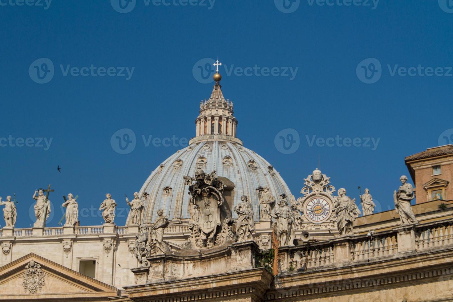 basílica de san pietro, vaticano, roma, italia foto