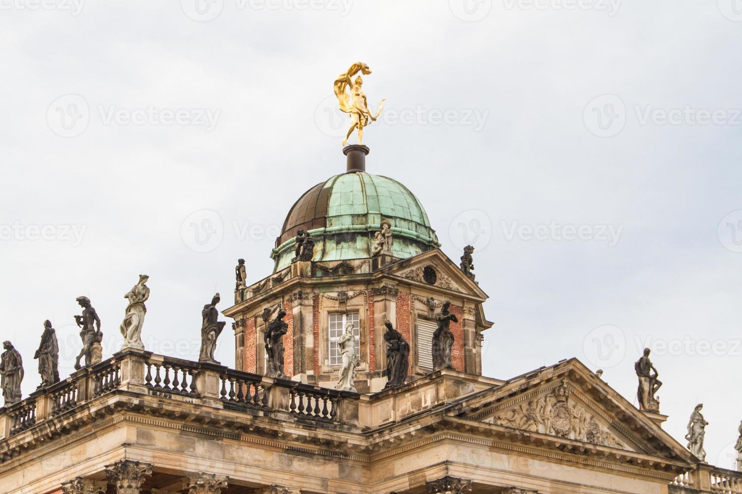 uno de los edificios universitarios de potsdam foto