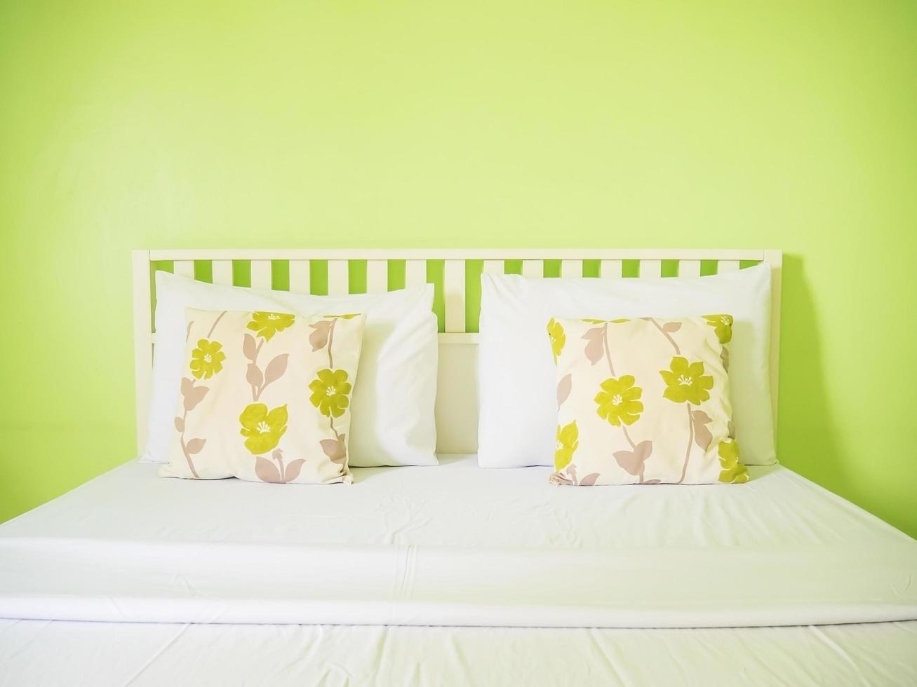 Green couple bedroom photo