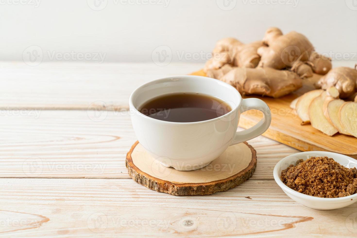 vaso de jugo de jengibre caliente y dulce foto