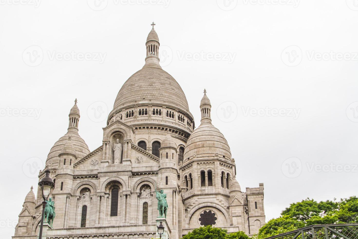 la arquitectura externa de sacre coeur, montmartre, parís, francia foto