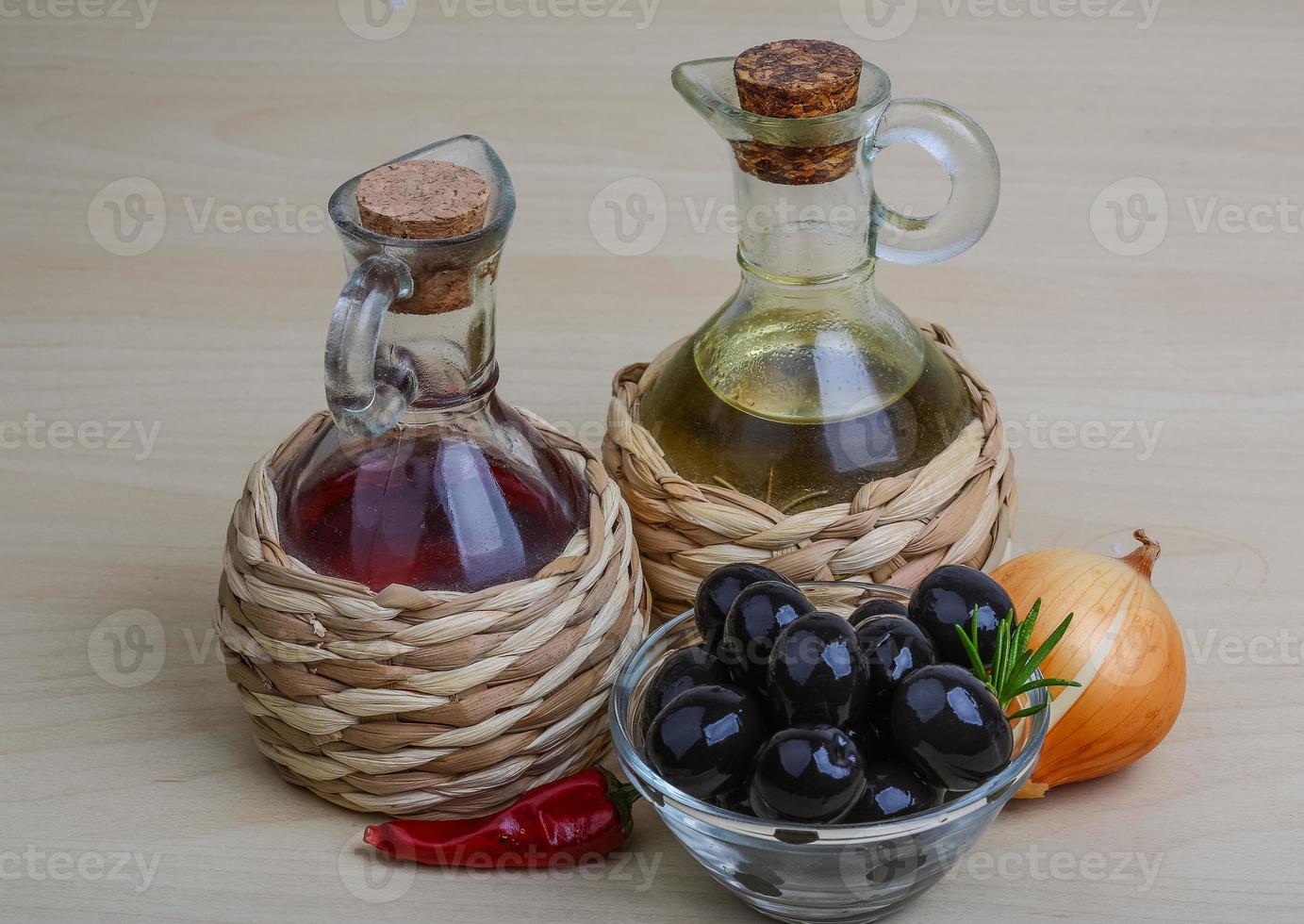 Olive oil and vinegar photo