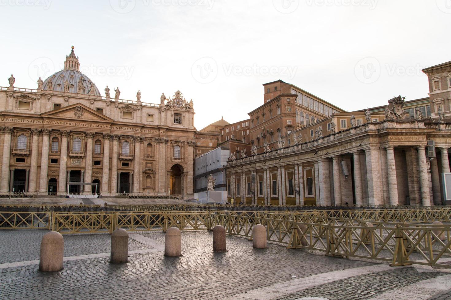 Basilica di San Pietro, Vatican, Rome, Italy photo