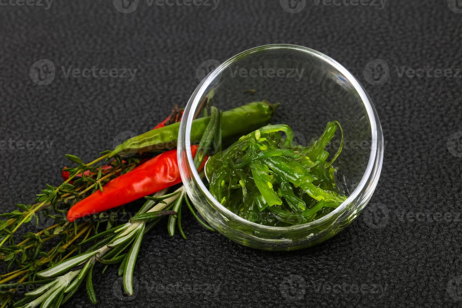 Seaweed salad Chuka photo
