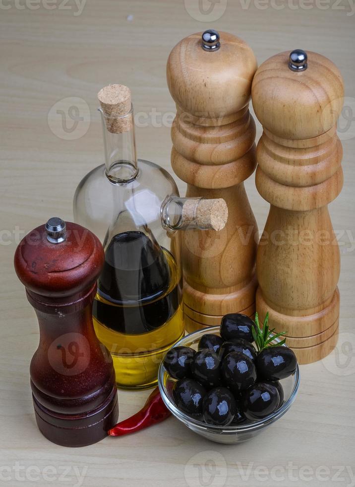 Olive oil and vinegar photo