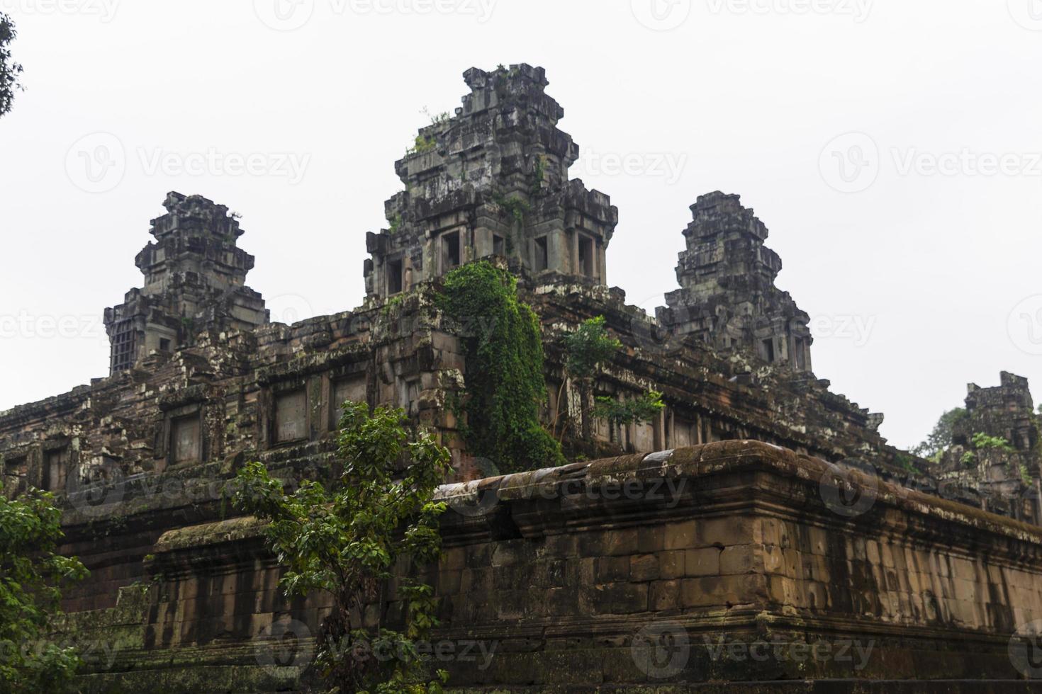 Angkor Wat complex photo