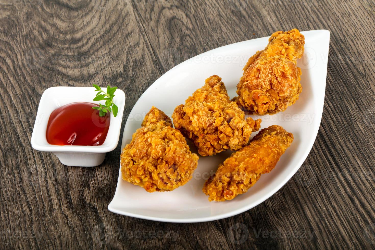 Crispy chicken wings photo