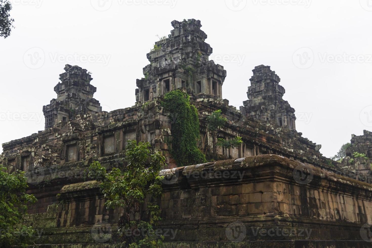 Angkor Wat complex photo