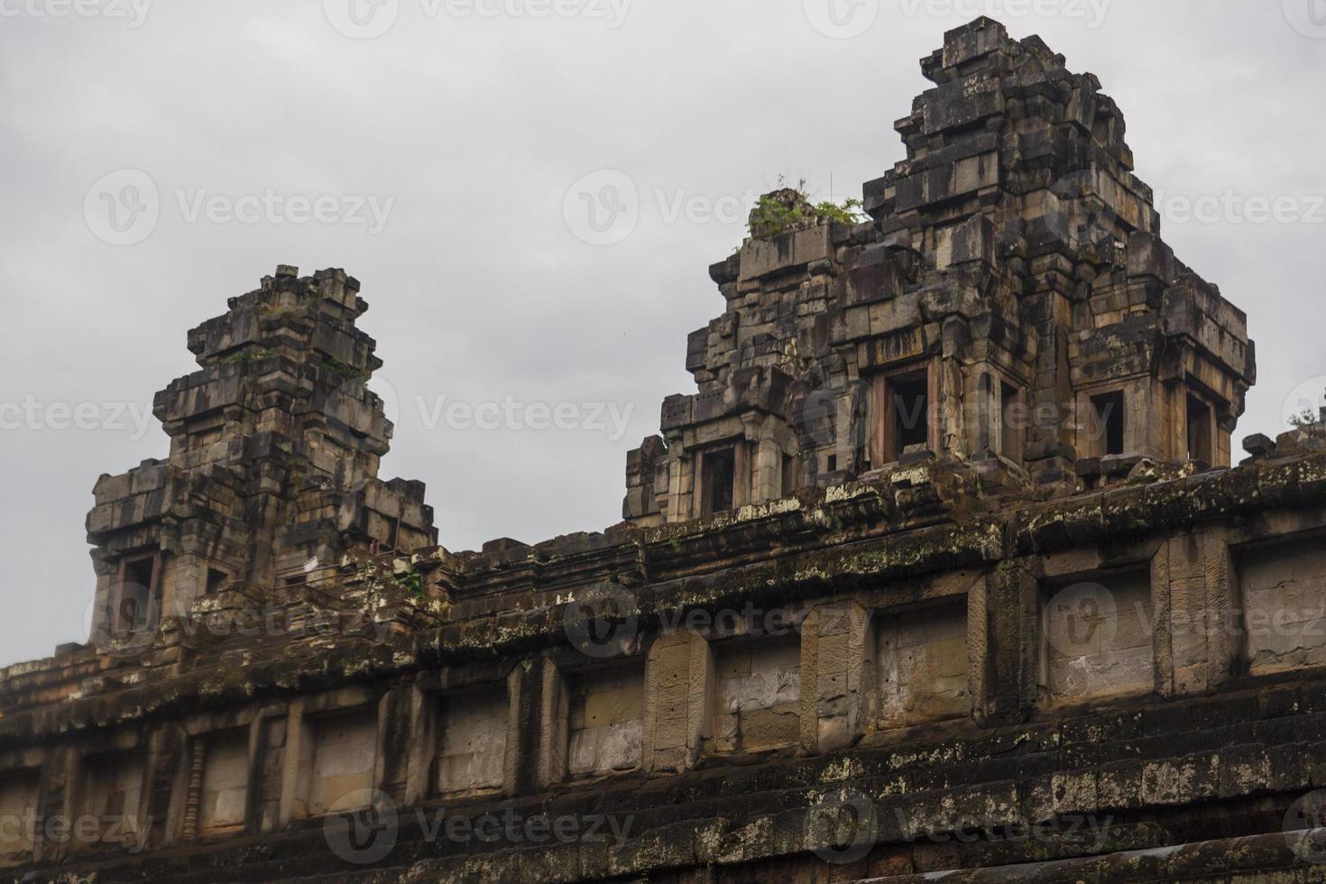 Angkor Wat complex photo