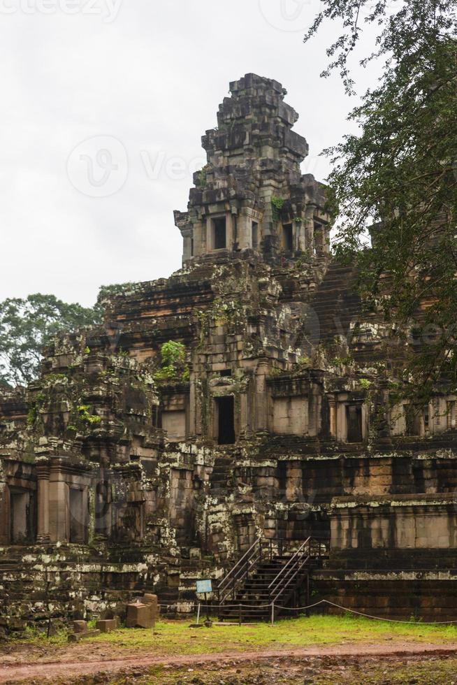 Angkor Wat complex photo