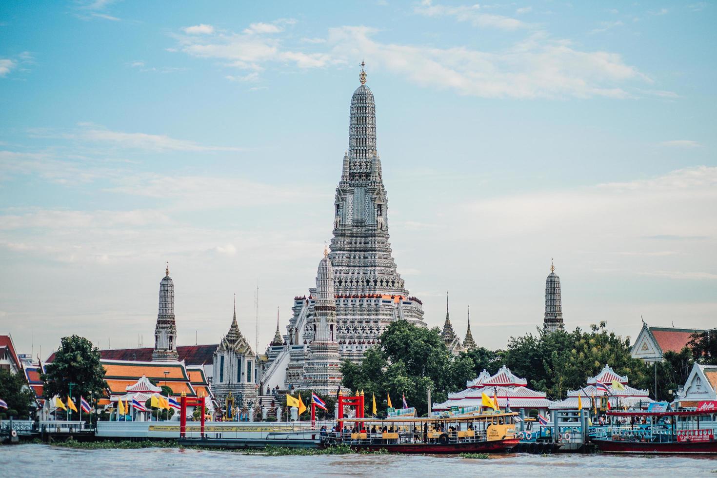 Pagoda Wat Arun photo