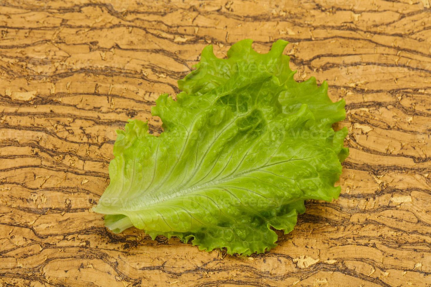 cocina dietética hojas de ensalada verde foto